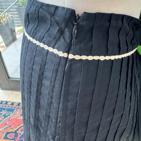 ANN TAYLOR Women’s Black Off-white Lace Peasant A Line Full Skirt sz 4 - Picture 4 of 13